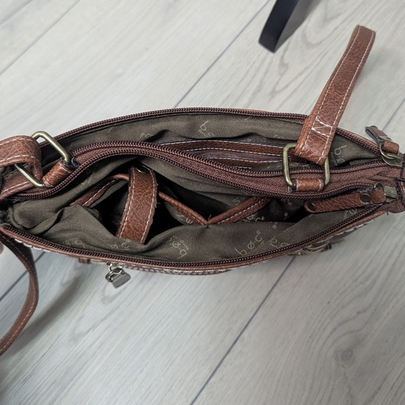 B. O. C faux leather brown tan crossbody bag many pockets - Picture 4 of 7